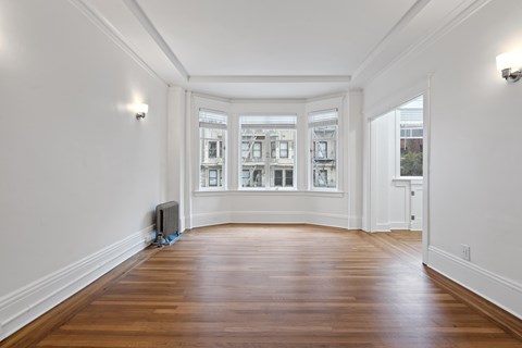 Floor plan for studio, 1 bath, 376 sqft